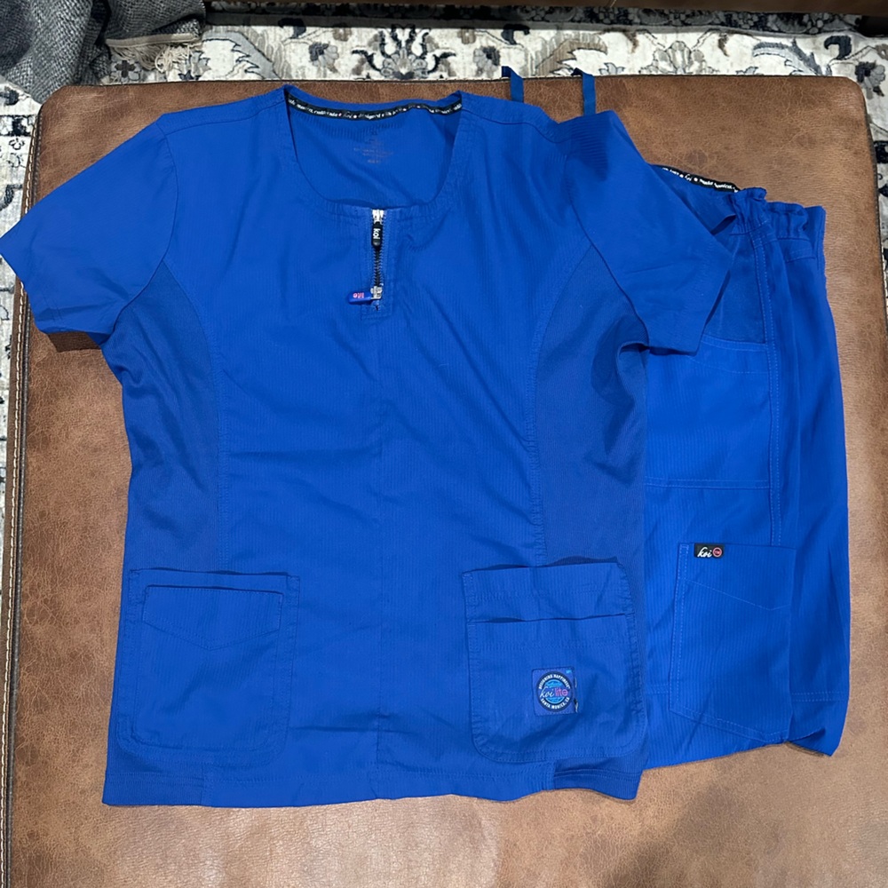XL Tall Royal Blue Women’s Koi Lite Scrub Set